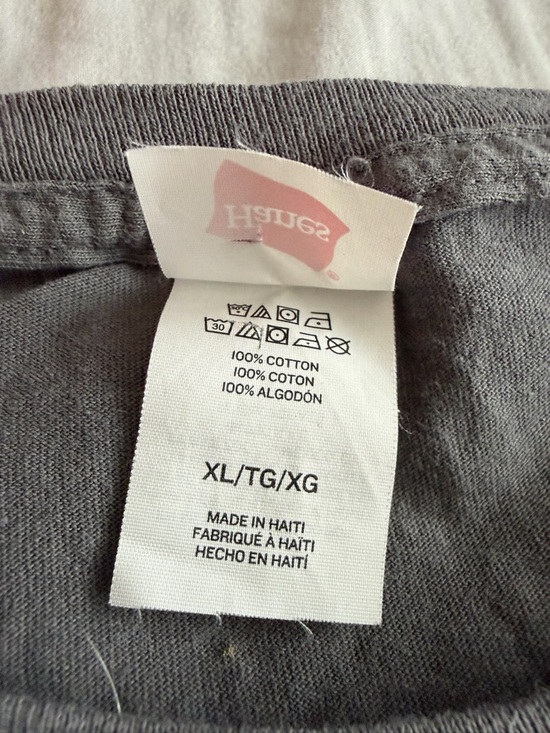 'JESUS IS KING' Unisex Crew Neck - Picture 2 of 3